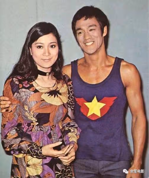 李小龍死在她家裡,向華強養她40年,丁佩真的不簡單