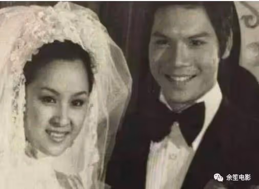 李小龍死在她家裡,向華強養她40年,丁佩真的不簡單