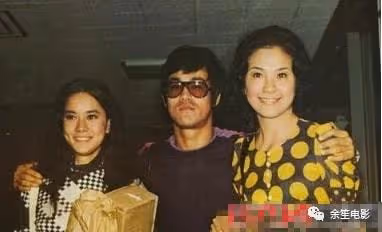 李小龍死在她家裡,向華強養她40年,丁佩真的不簡單