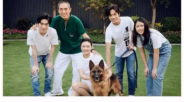當陳婷曬幸福時、鞏俐挽著米歇爾時,誰還記得張導71歲的前妻?
