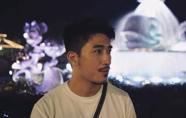 恭喜!TVB知名綠葉升級當爸,妻子僅用15分鐘便成功分娩產下一子