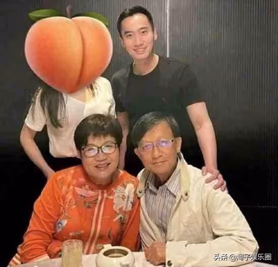 三度為人夫!如今高調宣布妻子已孕,話里話外暗指阿嬌敗光積蓄