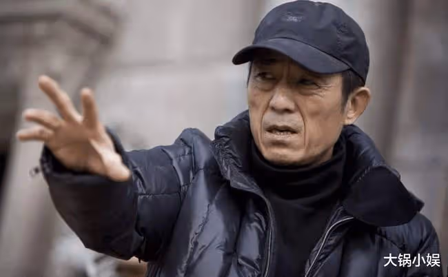 妻子擔心70歲老公身體,發文曝張藝謀自殘式作息,說話都靠藥物