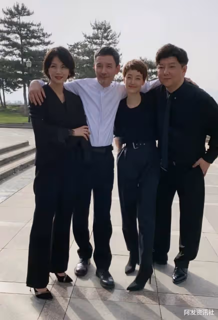 馬伊琍合影引爭議!和已婚男星緊摟互親不避嫌,男方還是前夫好友
