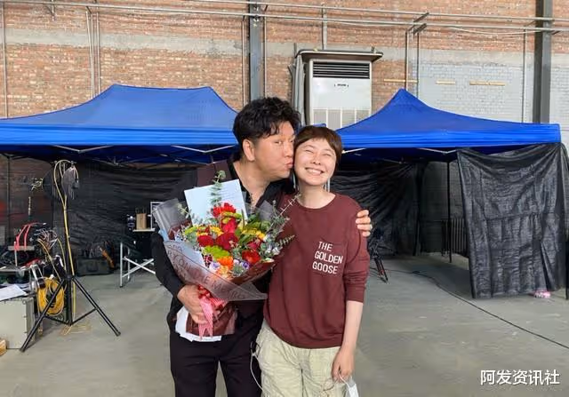 馬伊琍合影引爭議!和已婚男星緊摟互親不避嫌,男方還是前夫好友