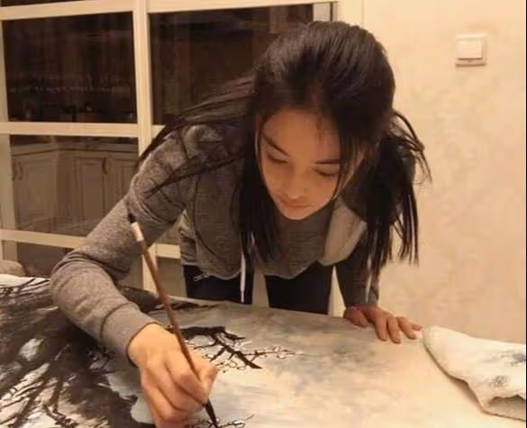 嫁給何捷後苦盡甘來,張馨予「危機變轉機」,還是嫁軍人最靠譜!