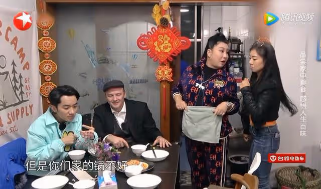 綜藝里讓人氣憤的6大場面:她被人隨意剪了頭髮,他護膝被人藏針
