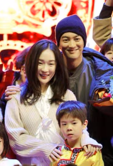 恩愛全是假的?杜江約見美女網紅被曝光:三月份武漢見!
