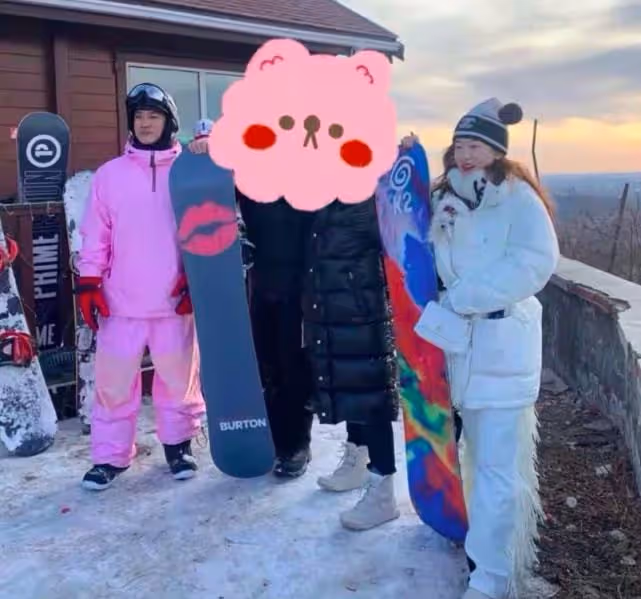 恩愛全是假的？杜江約見美女網紅被曝光：三月份武漢見！