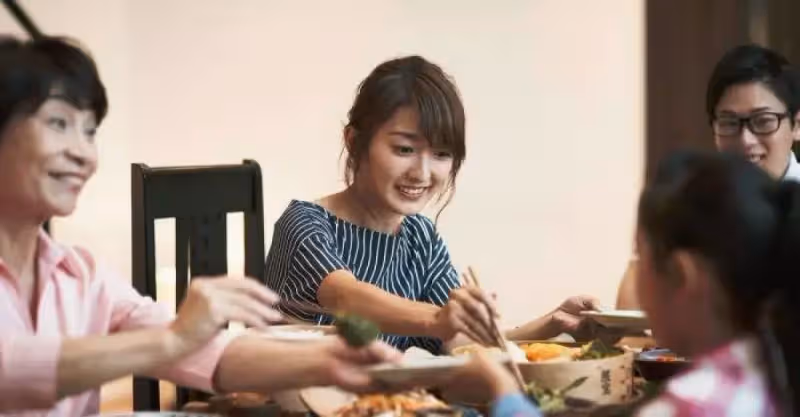 十萬彩禮被補貼給弟弟，女兒心痛：別指望我照顧你們了，等著哭吧