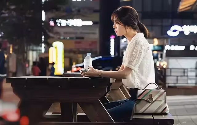 「婆婆來過年,看完婆婆在朋友圈曬晚飯,我自己開車回娘家過年」