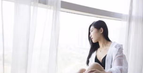 爸爸的小三,領回個陌生男人,在臥室「叫了」一上午