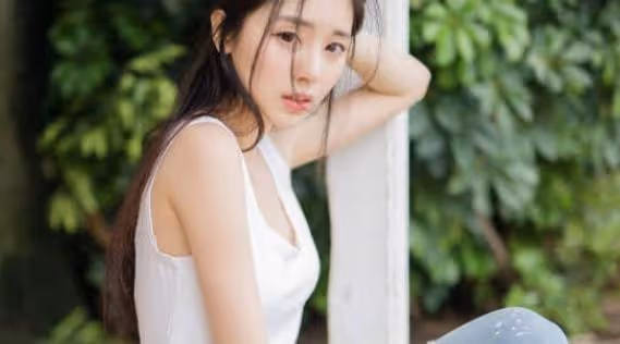 「你慢點,好疼 」,飯後我渾身無力,下一秒被一男人壓在身下