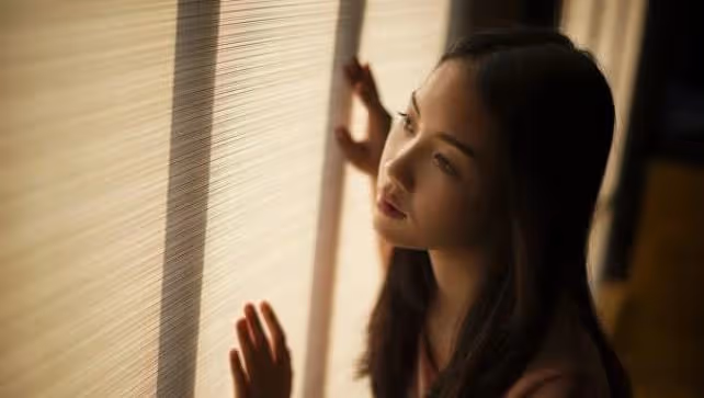 他手掌落在我大腿上,腿上頓時青紫,被折磨的日子我過了10年