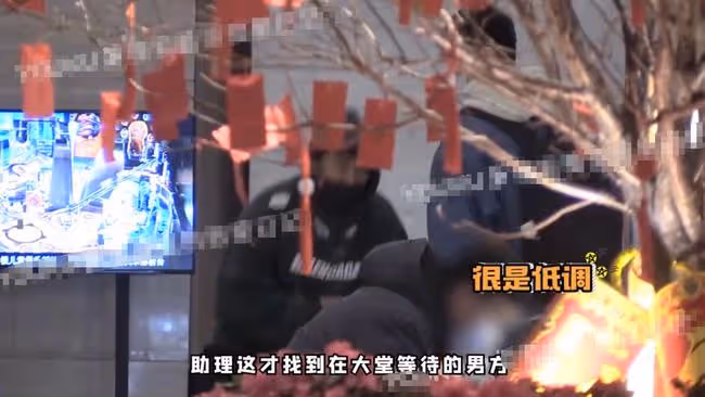 闞清子與男友現身機場,新男友顏值遭質疑,被指跟紀凌塵沒法比