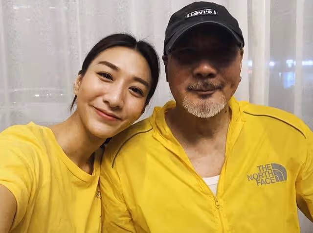 34歲星二代官宣戀情,母親曾飾演「李莫愁」,姨母是實力女星米雪