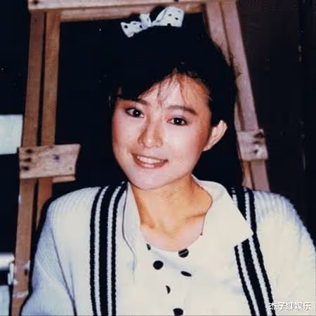 退圈後嫁豪門，被曝出軌乾兒子的她，56歲仍未婚