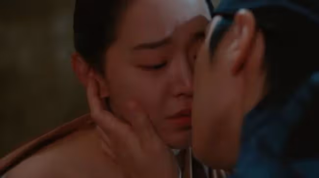 媽媽去世第二年,爸爸戀愛了,我拍了她和姦夫的視頻拿給爸爸看