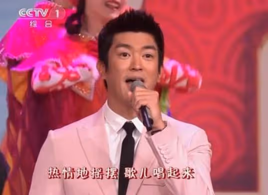 元宵晚會亮點合集:中國女足齊唱鏗鏘玫瑰,baby假唱痕跡太明顯