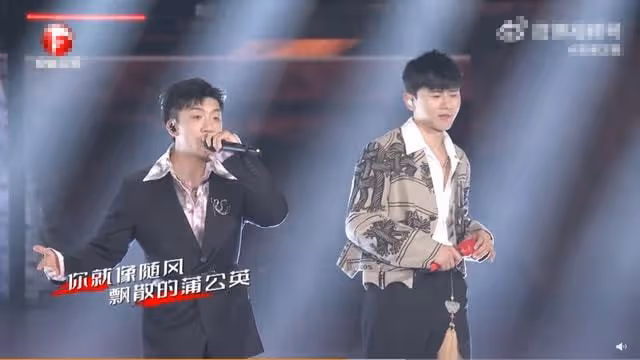 元宵晚會亮點合集:中國女足齊唱鏗鏘玫瑰,baby假唱痕跡太明顯