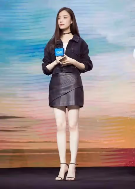 倪妮當年被張藝謀一眼相中的原因，她身上的美勾人心魄