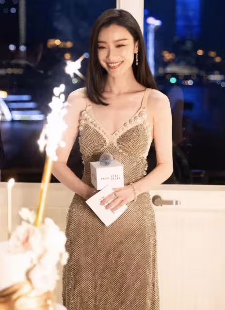 倪妮當年被張藝謀一眼相中的原因，她身上的美勾人心魄