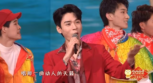 馬凡舒驚艷全場,張小斐美上熱搜,都比不過這群「鏗鏘玫瑰」