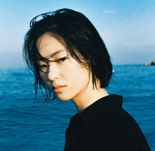 親哥哥一張照片,送她演員出道,現如今躋身韓國一線女星!