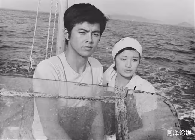 「極致東方美男」結婚42年零緋聞,網友:難怪能讓亞洲女神愛一輩子