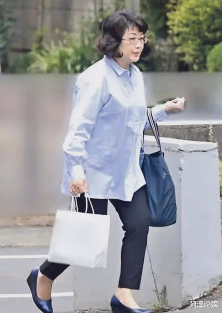 「極致東方美男」結婚42年零緋聞,網友:難怪能讓亞洲女神愛一輩子
