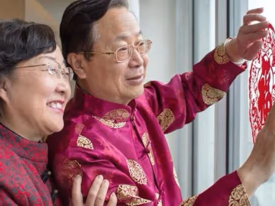 父親娶了繼母后,俺接受不了,第一次回家,推開門令俺淚流不止