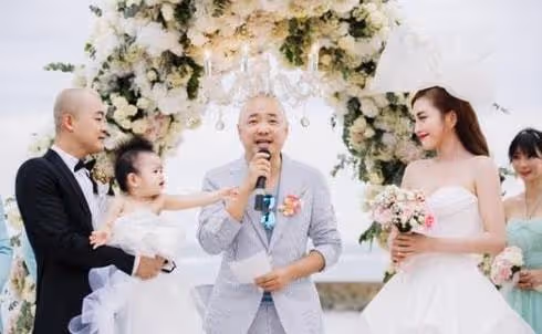 包貝爾回應伴娘事件，評論區怒懟網友，被罵到私密帳號