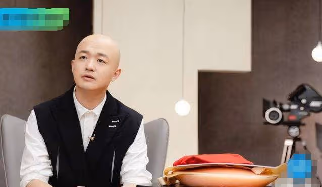 包貝爾回應伴娘事件，評論區怒懟網友，被罵到私密帳號