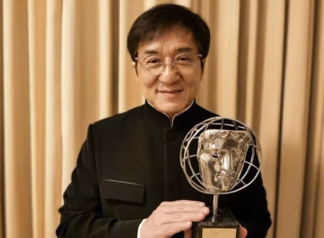 谷愛凌被導演丁晟約戲,面露難色顯猶豫,網友反對其進娛樂圈