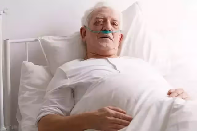 67歲老人哭訴:我有5個子女,12個孫,兒孫滿堂,卻不想過年