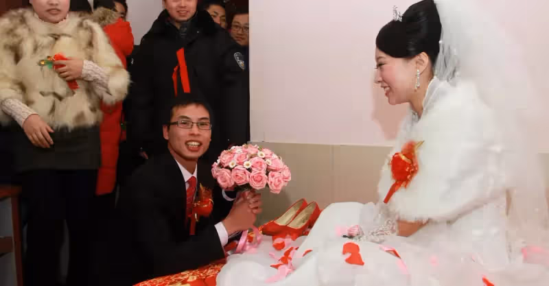 結婚當晚，婆婆定下四大規矩，婆婆：我也是這樣過來的，兒媳：滾