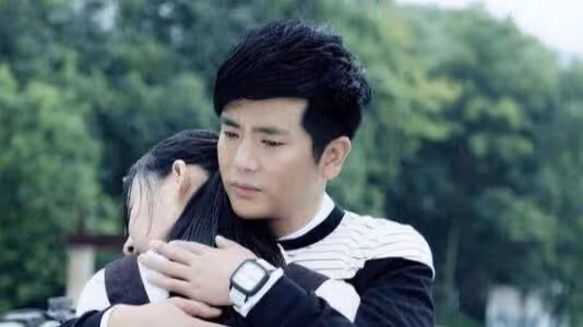 兒子,她都懷孕,她急咱不急,不給30萬嫁妝,不能迎娶進門