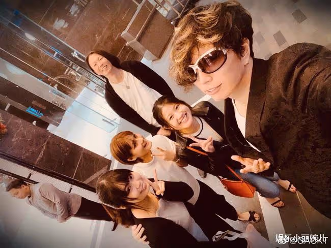 日本歌手「GACKT」被曝出軌女粉，她的丈夫考慮要對他進行提告