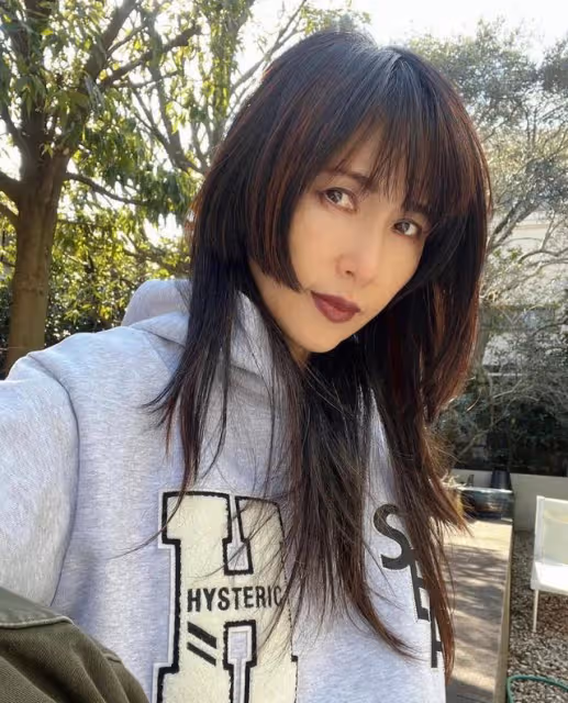 木村拓哉孤身一人遛狗,網友:是不是嫌妻女熱衷曬圖出門躲清靜?