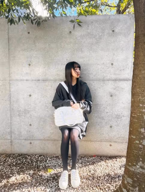 木村拓哉孤身一人遛狗,網友:是不是嫌妻女熱衷曬圖出門躲清靜?