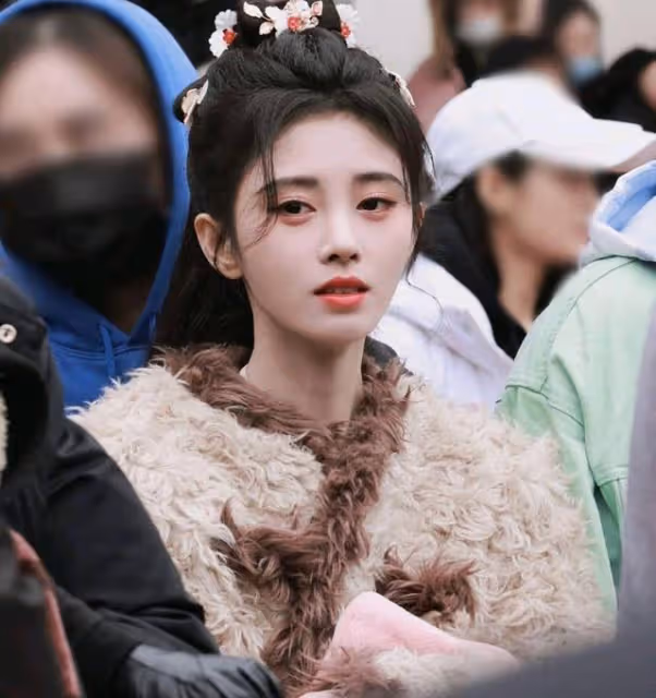 鞠婧禕《仙劍四》造型,妝容與之前有不同,這次真的進步了!