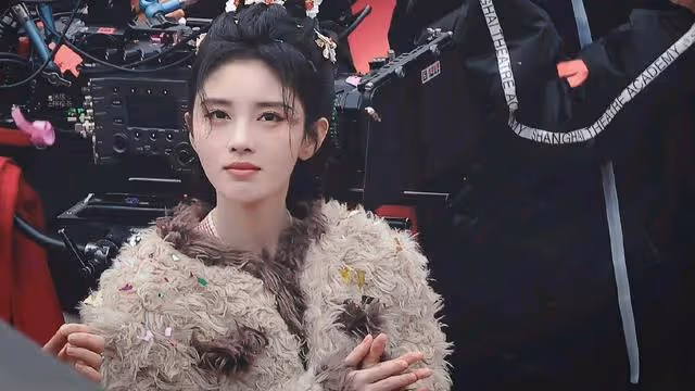 鞠婧禕《仙劍四》造型,妝容與之前有不同,這次真的進步了!