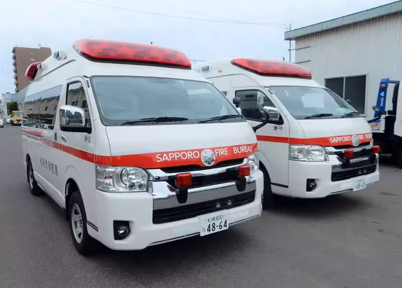 最高級炫富!93歲老富豪「一口氣捐7輛救護車」一台要760萬 「錢就該花在對的地方」霸氣喊:恩情永生難忘