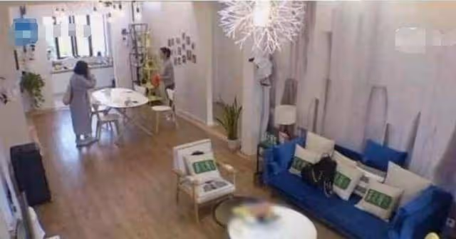 蔡少芬一家住80平公寓,熊黛林家玩具沒地放,她47歲跟母親擠破屋