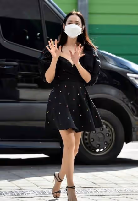 公布婚訊後首現身，孫藝珍出席新劇發布會，狀態大好：幸福準新娘