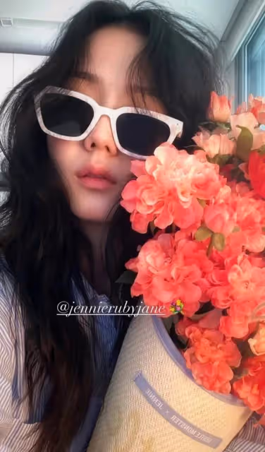 aespa集體中斷更新bubble?此舉為何;JENNIE演藝圈的人脈如何?