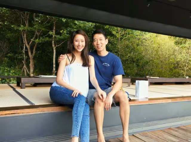 41歲女星被曝懷第四胎!與人合影肚子凸孕味足,嫁富豪7年頻吵架