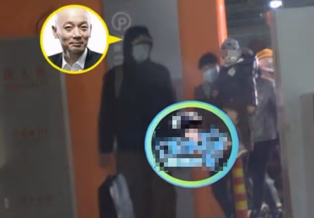 葛優帶全家外出,一旁妻子打扮搶眼,小61歲兒子不哭不鬧很乖巧