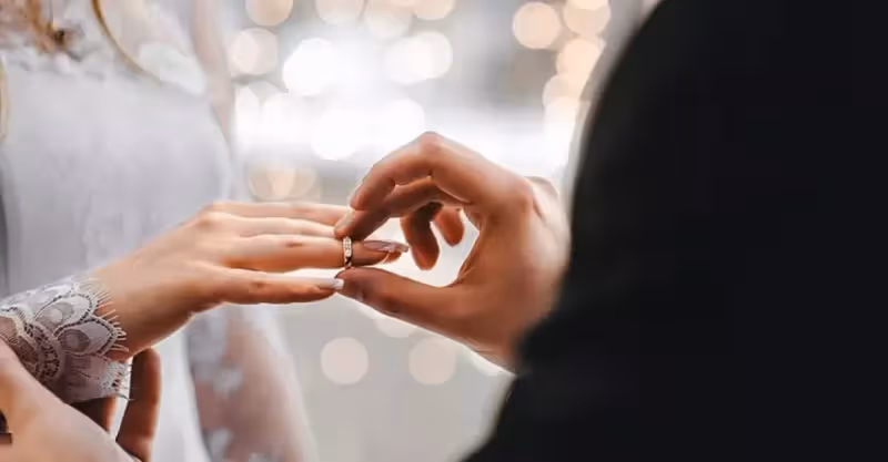 為了一碗蔬菜湯，婆婆演戲大哭…丈夫不分青紅皂白衝過來就給了妻子兩耳光！