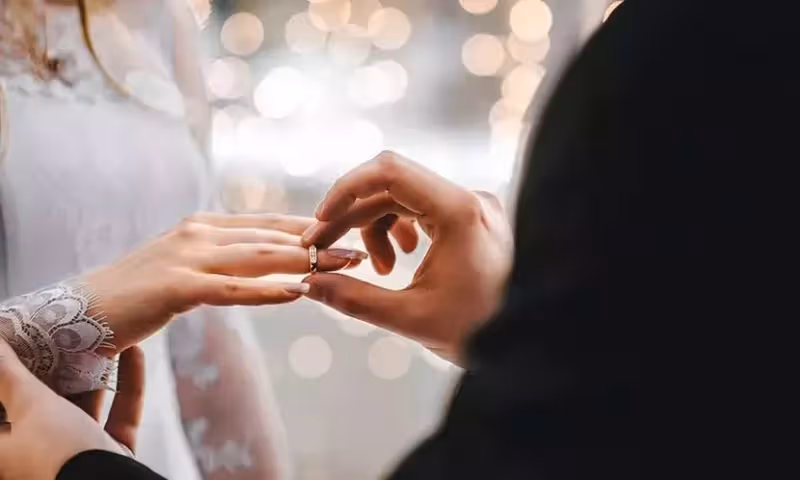 為了一碗蔬菜湯,婆婆演戲大哭…丈夫不分青紅皂白衝過來就給了妻子兩耳光!